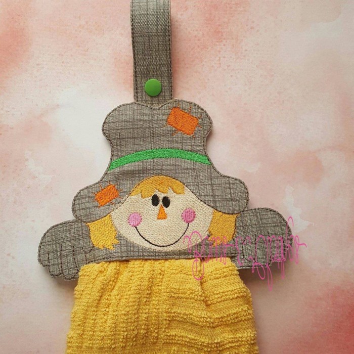 Scarecrow Towel Topper ITH