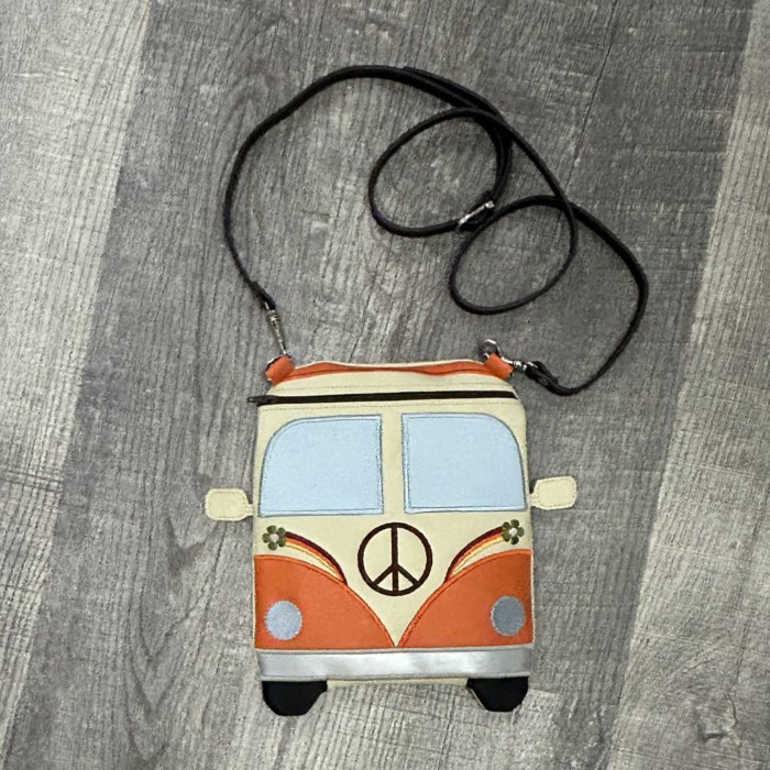 Hippy Van Zipper Purse - Image 2